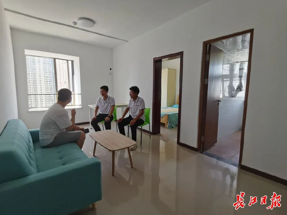 帮找房源还提供优惠，硚口让毕业生拎包住进人才公寓