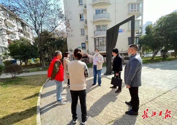 要把“杂物间”变成“文化客厅”，六方共议老旧小区改造方案